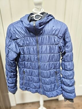 Columbia Ladies Blue Quilted Hooded Puffer Jacket With Omni Heat Lining.